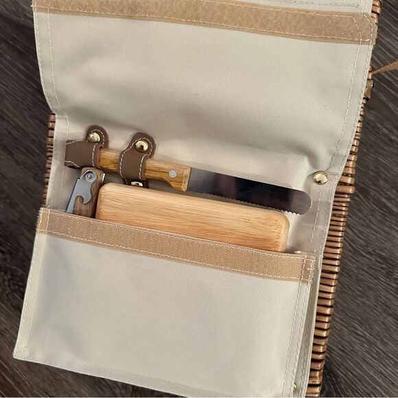 Corsica Wine & Cheese Picnic Basket - Picture 8 of 10